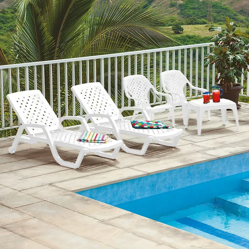 Combo Playero (2 Camas Asoleadoras + 2 Sillas Playeras + 1 Mesa de Centro) Blanco